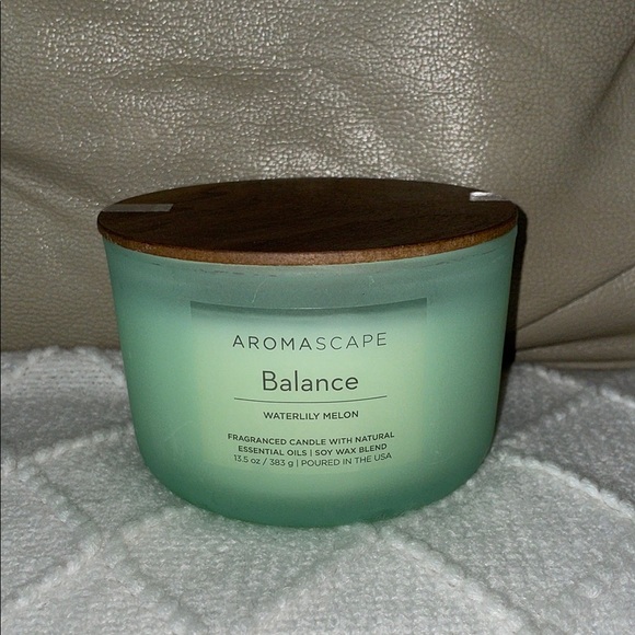 Chesapeake Bay Other - NWT Aromascape Waterlily Melon Candle.  13.5oz.